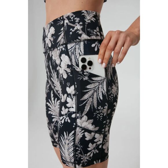 Tuckernuck Ojai Vines Ava Bike Short,‎ Black and White Size XS, NWT - Picture 5 of 5